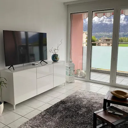 Schone 4.5-zimmerwohnung Mit Sicht Ins Grune *