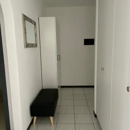 Schone 4.5-zimmerwohnung Mit Sicht Ins Grune Λοκάρνο