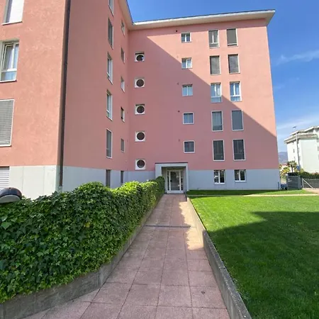 Schone 4.5-zimmerwohnung Mit Sicht Ins Grune Διαμέρισμα *