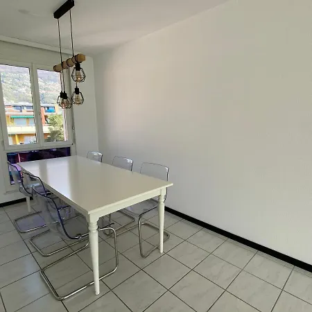 Schone 4.5-zimmerwohnung Mit Sicht Ins Grune Διαμέρισμα Λοκάρνο