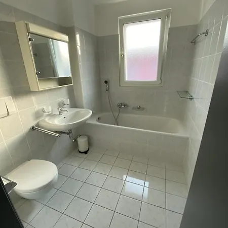 Schone 4.5-zimmerwohnung Mit Sicht Ins Grune *