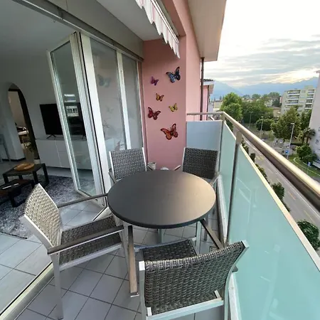 Schone 4.5-zimmerwohnung Mit Sicht Ins Grune Λοκάρνο